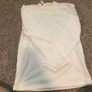 XL White Under Armour cold gear long sleeve top